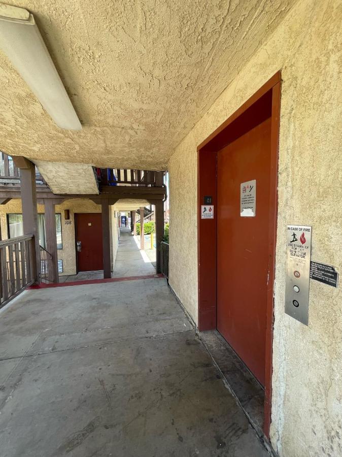 Palms Inn & Suites Palmdale Exterior photo