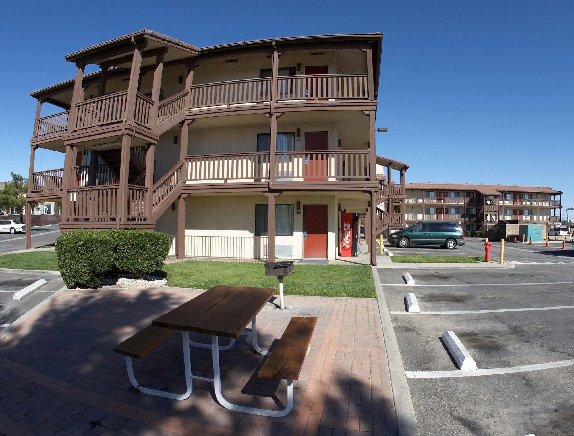 Palms Inn & Suites Palmdale Exterior photo